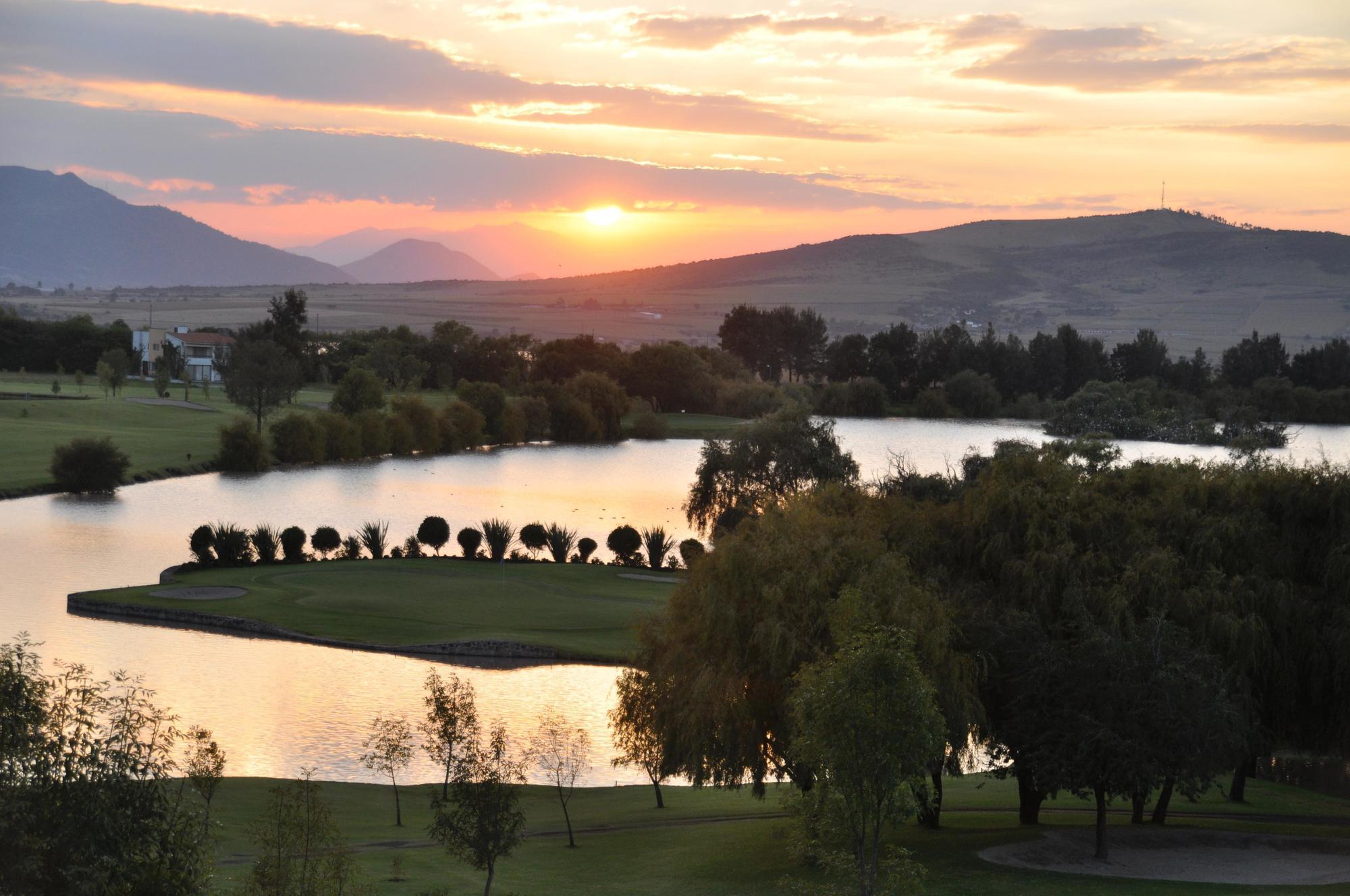 Hotel Hacienda Cantalagua Golf Contepec Екстериор снимка