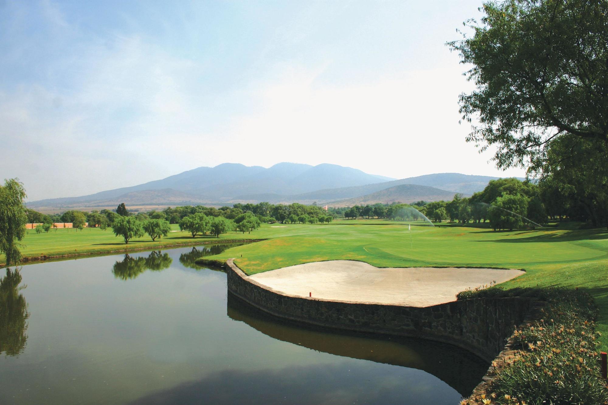 Hotel Hacienda Cantalagua Golf Contepec Екстериор снимка